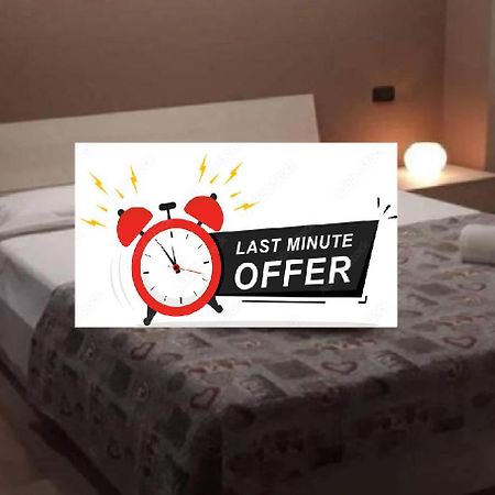 パルマDed 2 Only Sleep Bagno Privatoアパートメント エクステリア 写真